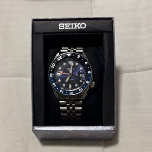 Seiko 5 Sports Watch Automatic GMT 
Silver Watch with Blue Accents - 42.5mm
